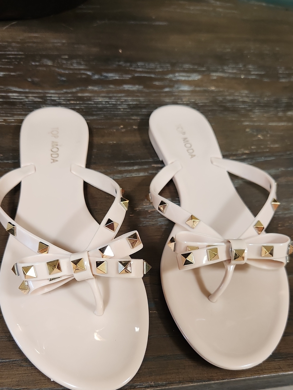 Women’s Pale Pink Bow Stud Thong Sandals